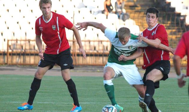 Лидеры и аутсайдеры после пятого тура остались неизменными, фото Г.Землянского, fcgornyak.dp.ua