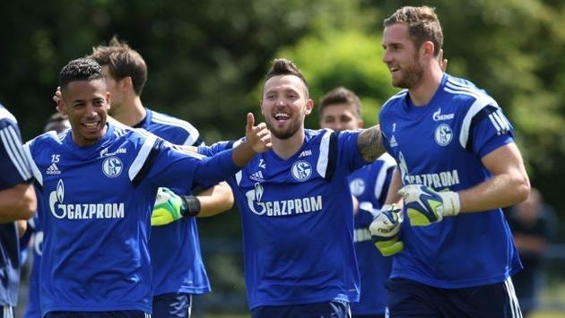 Марко Хёгер (в центре), фото schalke04.de