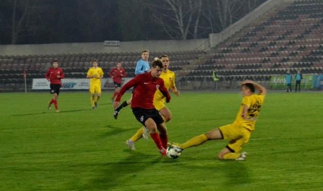 В прошлом сезоне алчевцы дважды обыграли Гелиос, фото fcstal.lg.ua