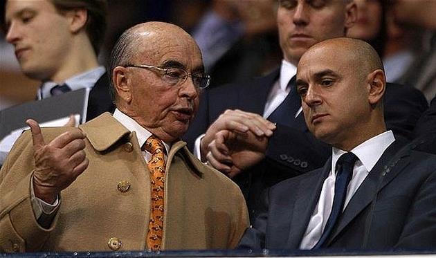 Джо Льюис (слева), google.com