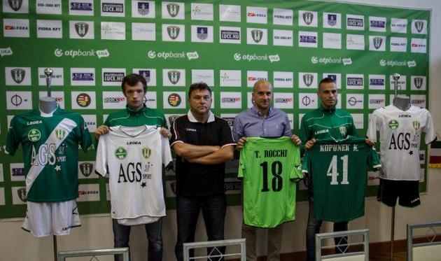 На презентации в Халадаше: Ефремов (слева) и Рокки, фото haladasfc.nyugat.hu