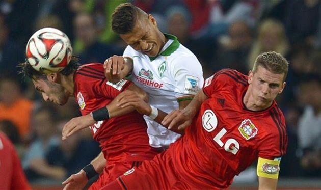 Зелке под плотной опекой Бендера и Чалханоглу, фото getty images