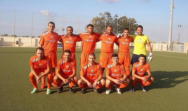 Д.Сытник второй слева в нижнем ряду, фото ФК Марсаскала