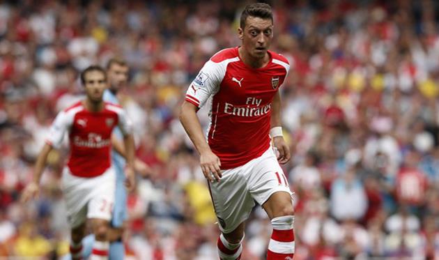 Месут Езил, AFP