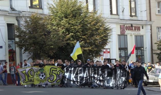 Матчу Буковины и Тернополя предшествовал Марш единства, фото vidido.ua