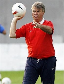 Гус  Хиддинк, фото AFP