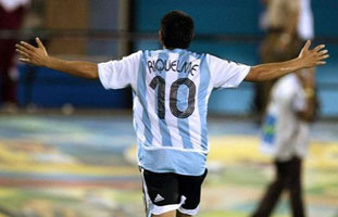 В сборной Рикельме ключевая фигура