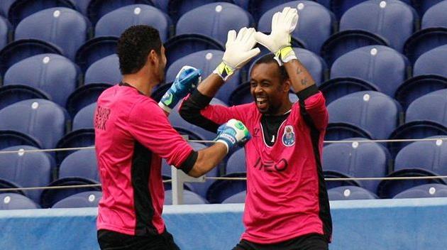 Элтон (справа), fcporto.pt