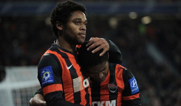 Луис Адриано (слева), shakhtar.com