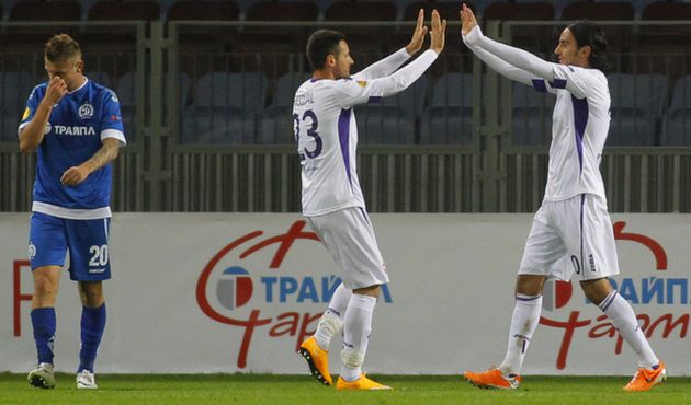 Паскуаль поздравляет Аквилани с голом, Getty Images