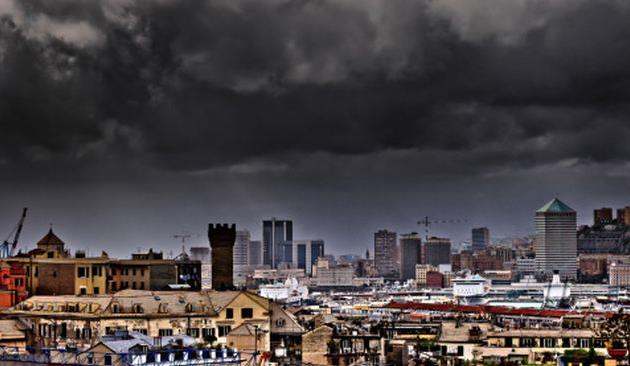 Над Генуей сгустились тучи, фото Getty Images