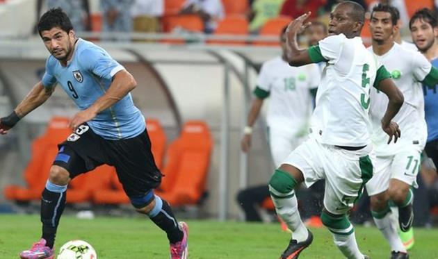 Луис Суарес приложил руку к забитому голу, bbc.com