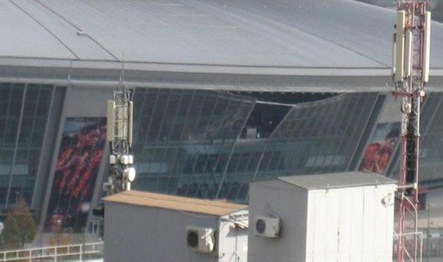 Донбасс Арена снова попала под обстрел