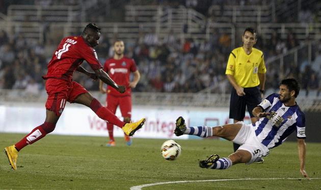 Йода наносит удар, фото Javier Etxezarreta (EFE)