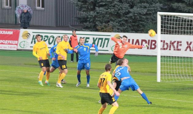 Русан старался, как мог, но вынужден был четырежды вынимать мяч из сетки, фото fco.com.ua