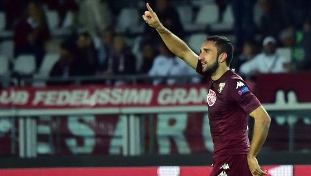 Кристиан Молинаро огорчил ворота ХИКа, фото uefa.com