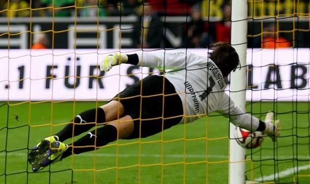 Победу 96-м принес гол Кийотаке со штрафного, фото getty images