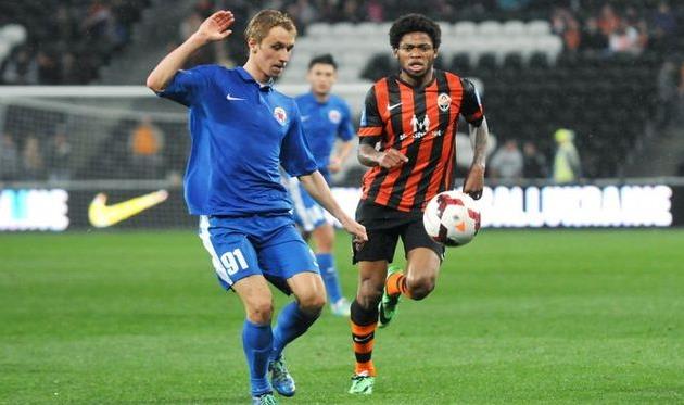 Бутко против Адриано, фото М. Масловского, Football.ua