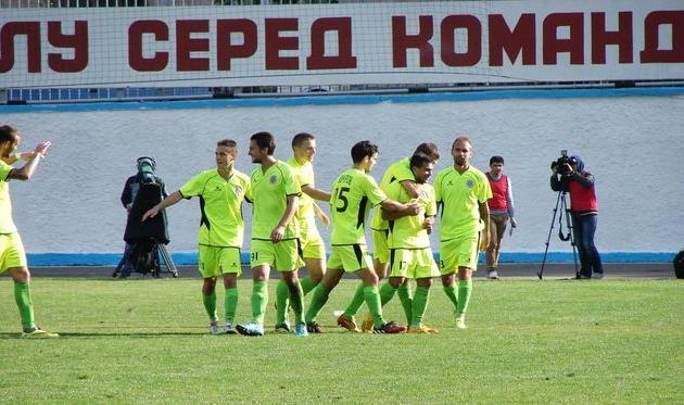 Антон Котляр (в объятиях одноклубников) покидает розыгрыш кубка в статусе лидера гонки бомбардиров, fcstal.com.ua