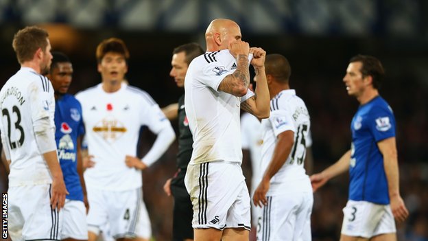 Шелви продолжает собирать карточки, Getty Images