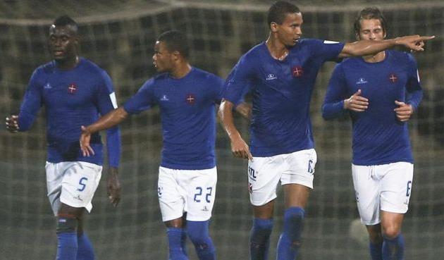 Дейверсон (третий на фото), maisfutebol.iol.pt