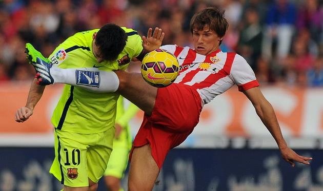 Месси и Дубарбьер, фото Jorge Guerrero (AFP)