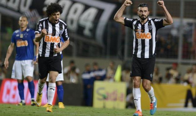 Авторы голов Луан и Датоло, фото Eugênio Sávio / placar.abril.com.br