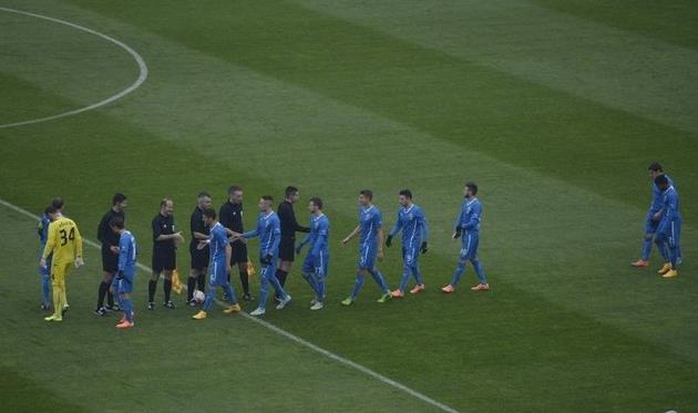 Рукопожатие игроков Динамо с судьями, Pixsell