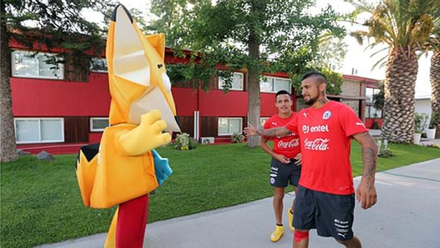 Синча, Артуро Видаль и Алексис Санчес, ca2015.com