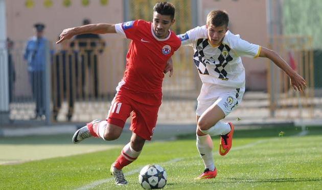 Сергей Гринь против Эдуардо Соболя, фото И.Хохлова, Football.ua