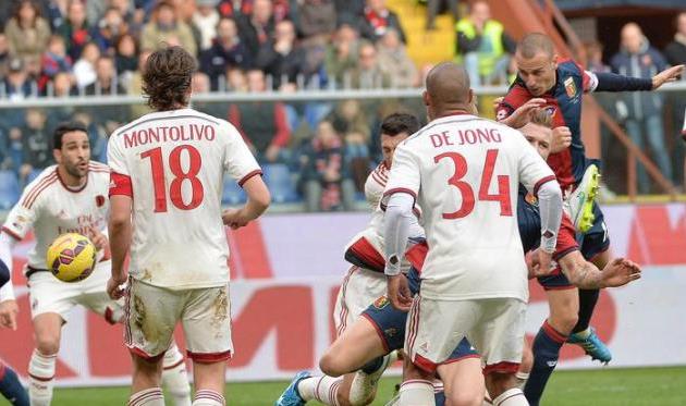 Лука Антонели открывает счет, фото ansa