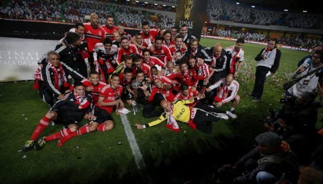 Бенфика - действующий обладатель трофея, publico.pt