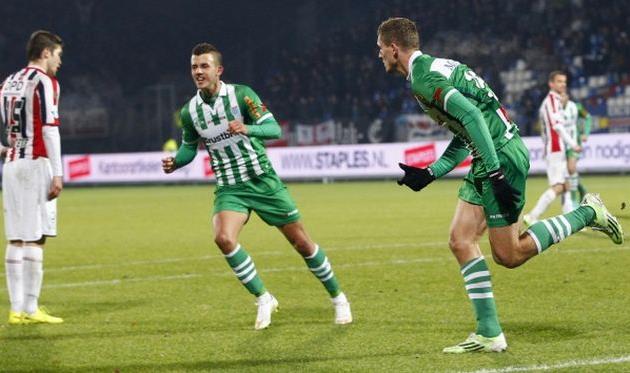 Нецид (справа) принес победу Зволле, fcupdate.nl