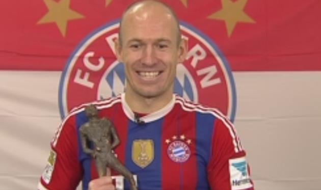 Арьен Роббен с наградой, nos.nl