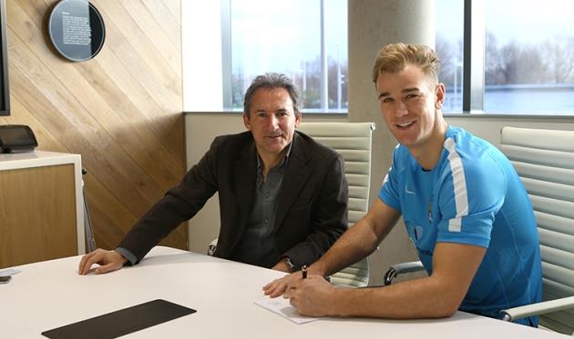 Джо Харт подписывает контракт, фото www.mcfc.co.uk