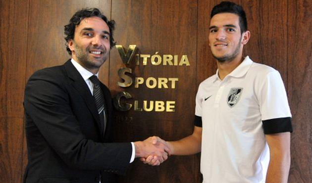 Денис Дуарте (справа), vitoriasc.pt