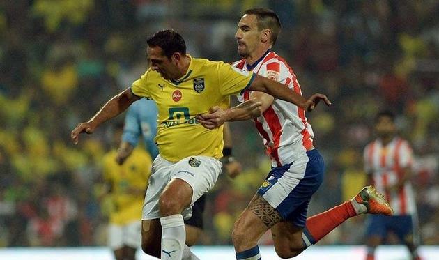 Чопра (слева) стал финалистом индийской Суперлиги, Sky Sports