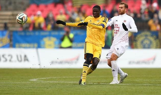 ЭРИК БИКФАЛВИ ПРОТИВ ПАПЫ ГУЙЕ, ФОТО РОМАНА ШЕВЧУКА, FOOTBALL.UA