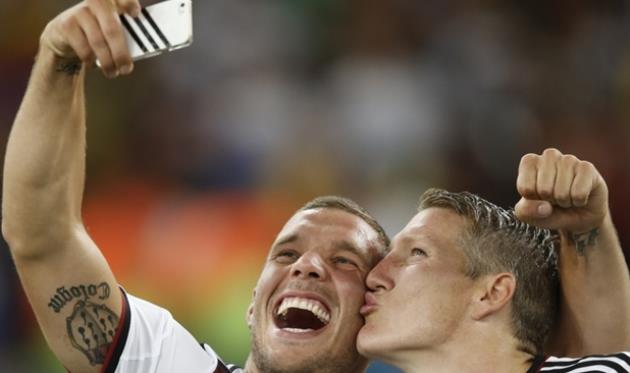 Лукас Подольски и Бастиан Швайнштайгер, фото getty images