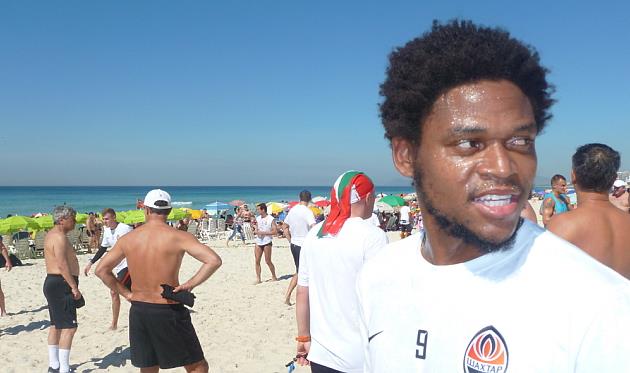 Луис Адриано, фото Е.Блажко, Football.ua