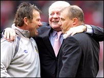 Хатчингс, Уилан и Джюэлл, bbc.co.uk