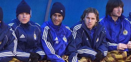 А на трибуны пледики дадите? :) fcdynamo.kiev.ua