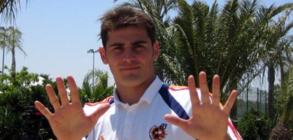 Икер Касильяс