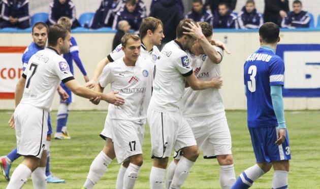 Антон Кича (в центре №17), фото olimpik.com.ua