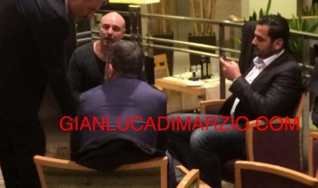 агент Жиньяка и представители наполи, фото gianlucadimarzio.com