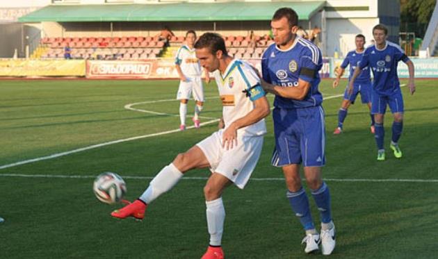 Александр Батальский (с мячом) против кременчужанина Булычева, фото ckdnipro.com.ua