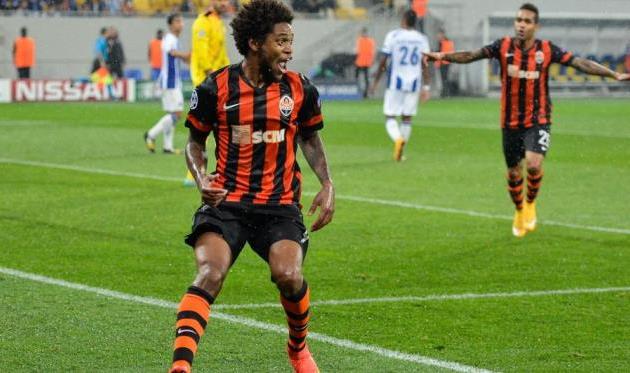 Луис Адриано, football.ua