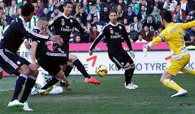 Бензема сравнивает счет, realmadrid.com