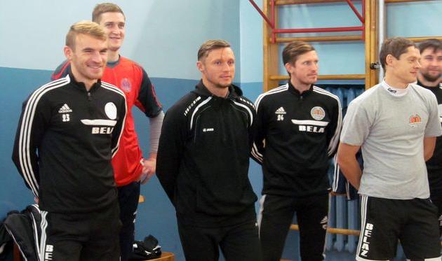 Сердюк (в центре) в новой команде, torpedo-belaz.by