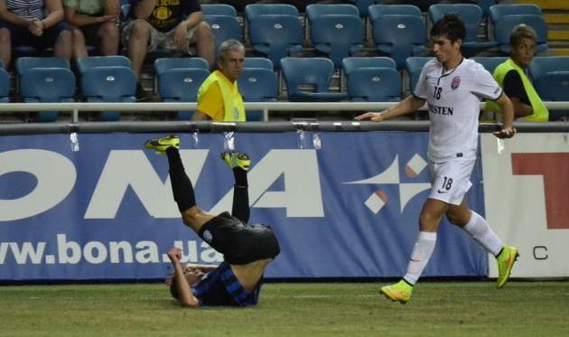 Руслан Малиновский (cправа), фото football.ua